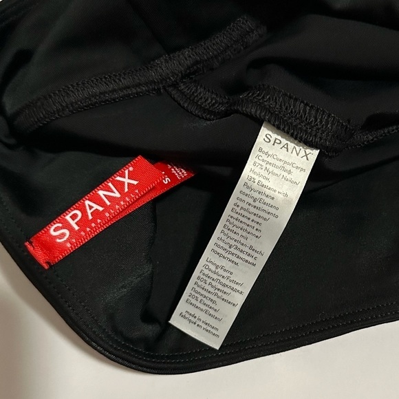 SPANX Faux Leather Matte Black Camo High Waisted Leggings Tummy + Booty Shaping - Picture 15 of 15